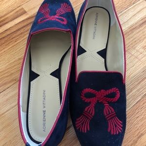 Blue flats with embellished embroidery=👚